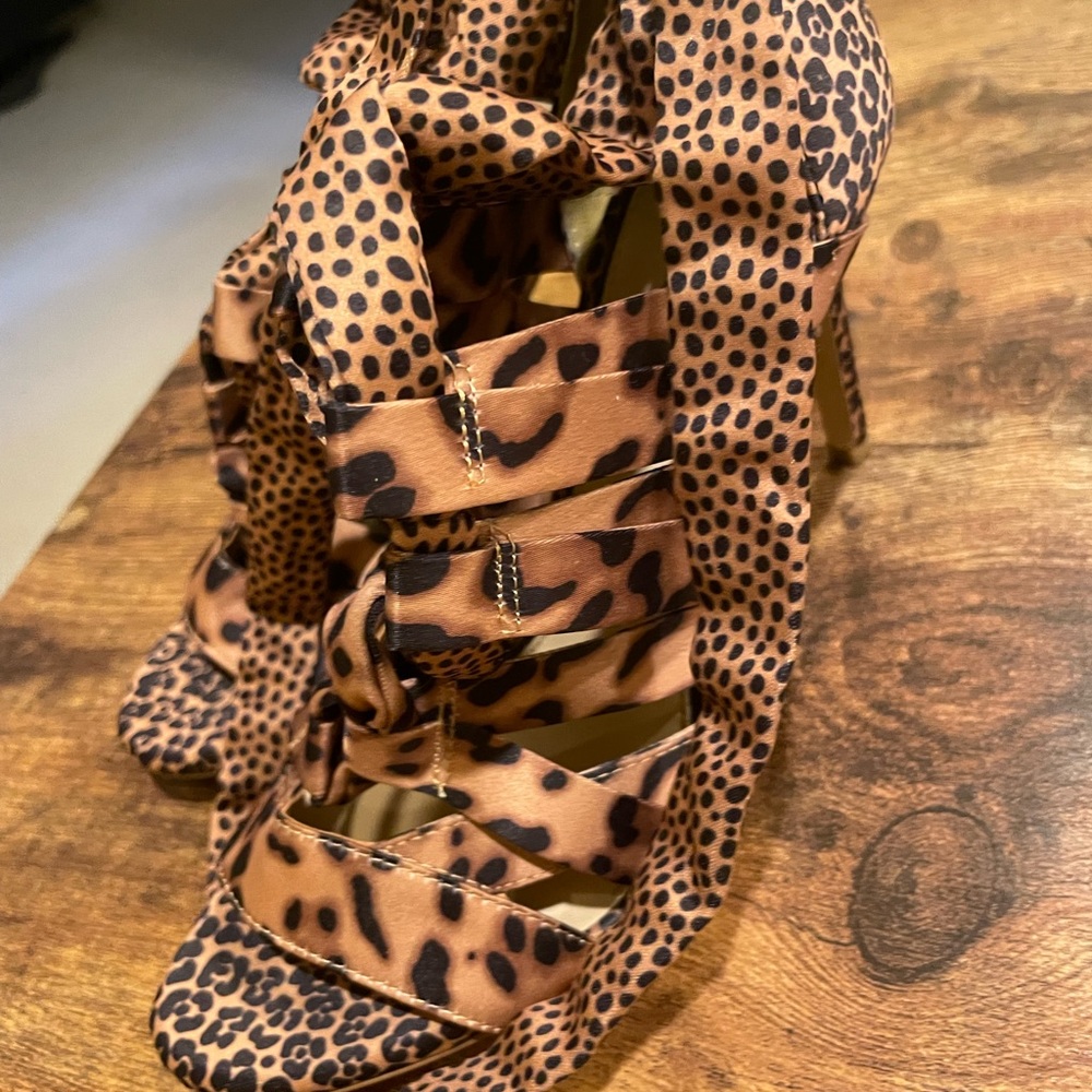 Gianni Bini strappy open toed heel - Picture 5 of 9